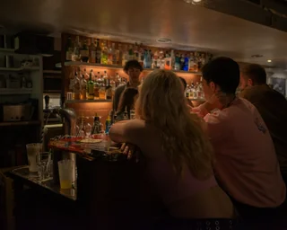 bar